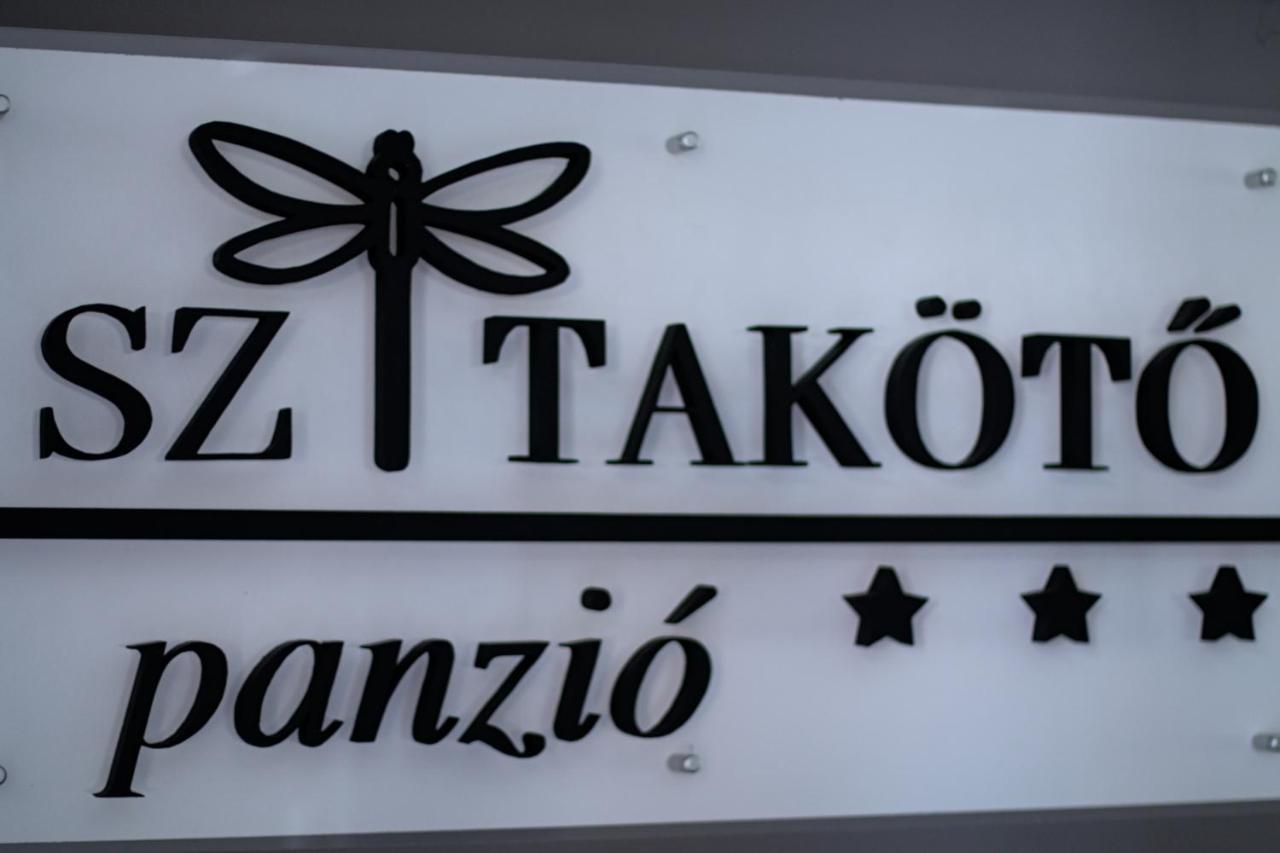 Szitakoeto Panzio Hotel Tiszafured Bagian luar foto