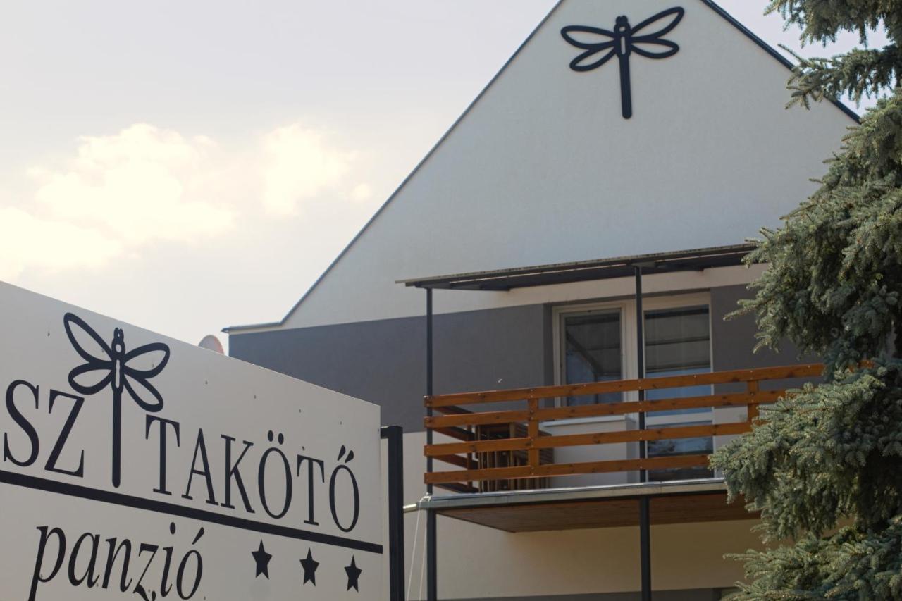 Szitakoeto Panzio Hotel Tiszafured Bagian luar foto